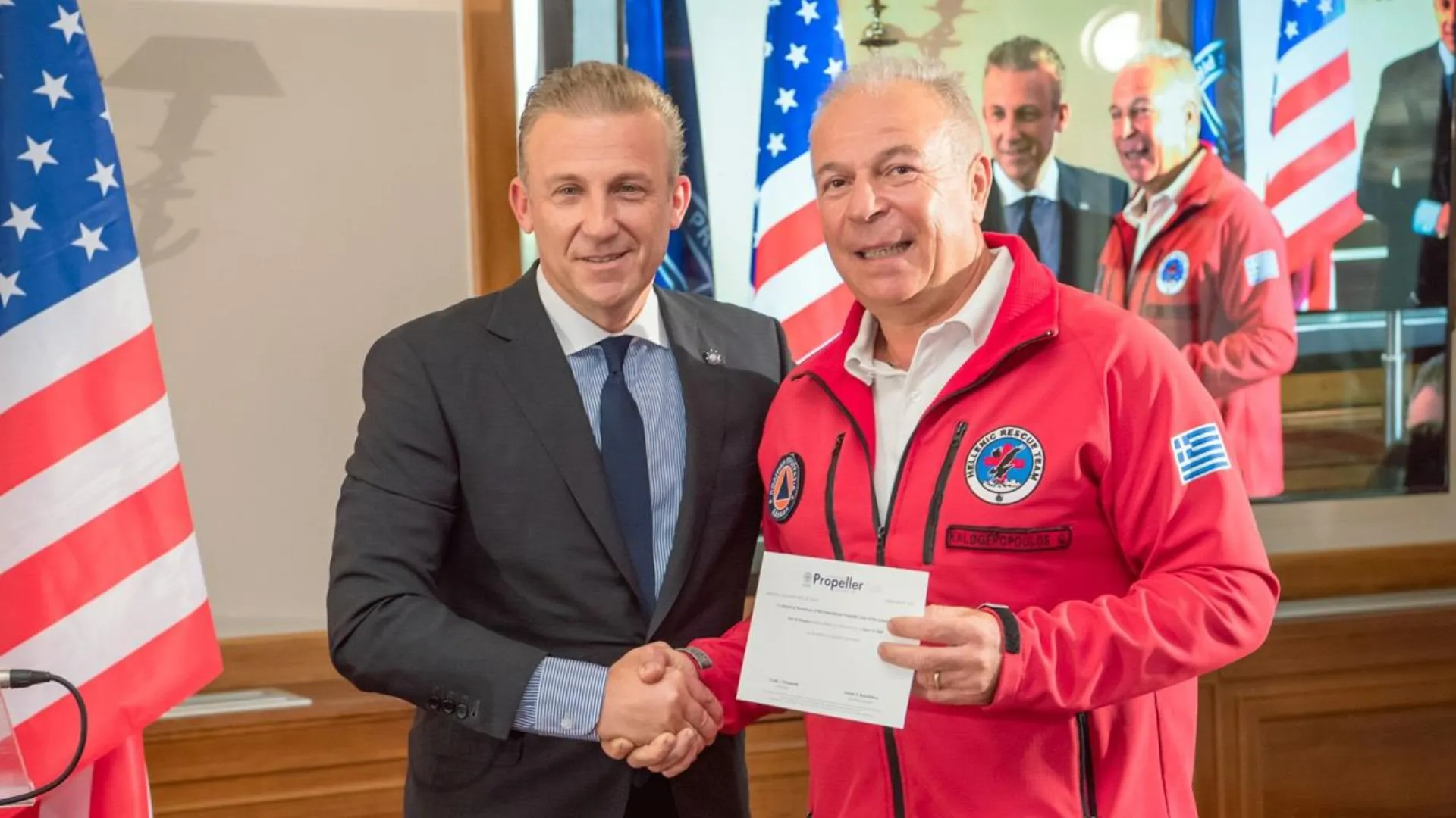 Το Propeller Club Πειραιά βράβευσε την Ελληνική Ομάδα Διάσωσης