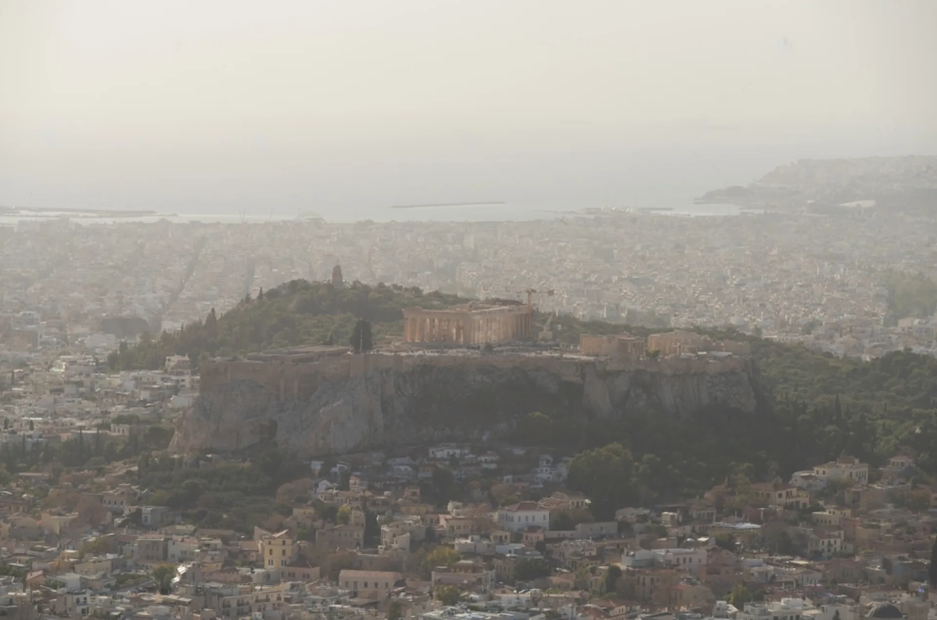 Σε ποιους δημιουργεί δυσφορία η αποπνικτική ατμόσφαιρα των ημερών