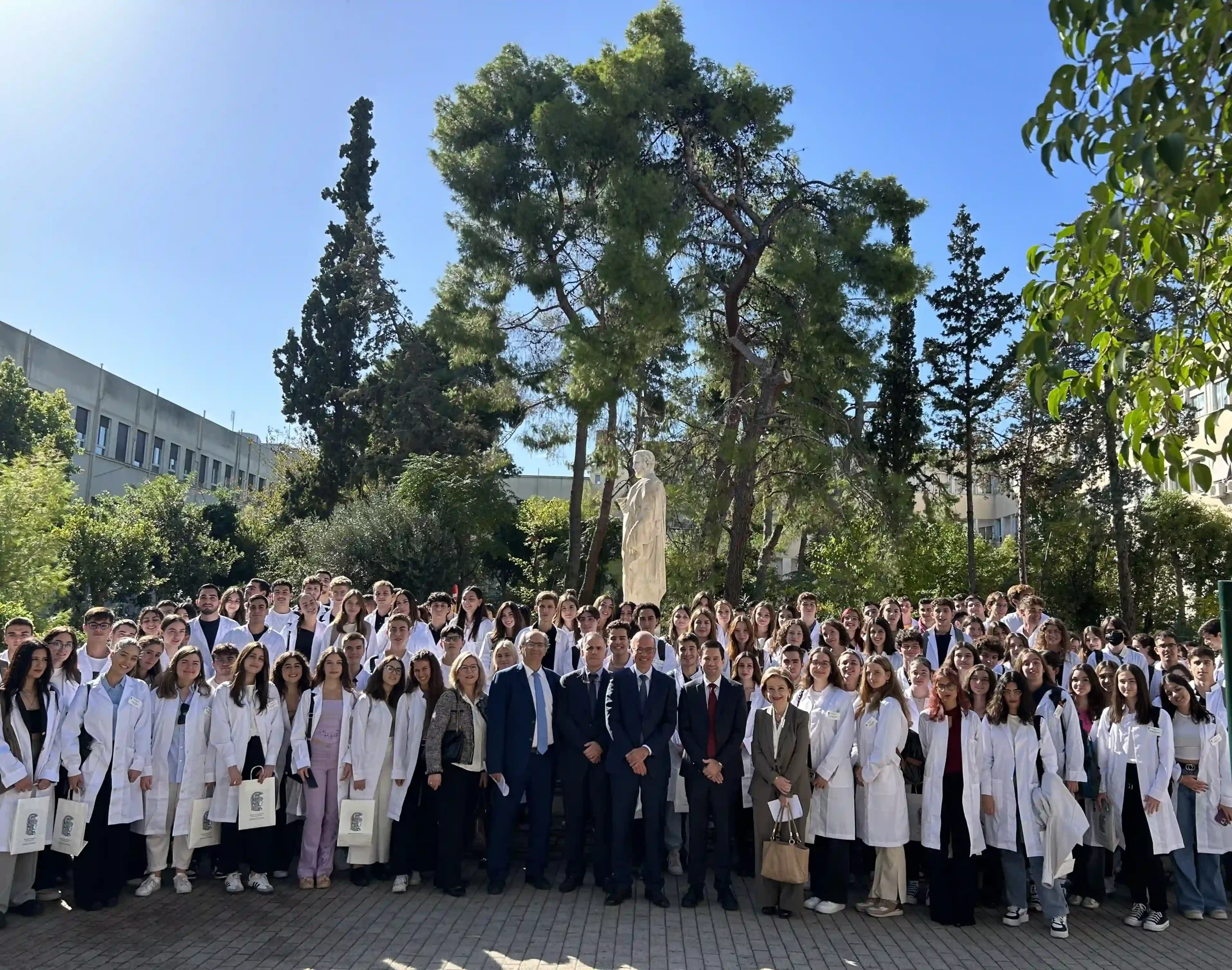 Η Ιατρική Σχολή Αθηνών υποδέχεται τους πρωτοετείς φοιτητές