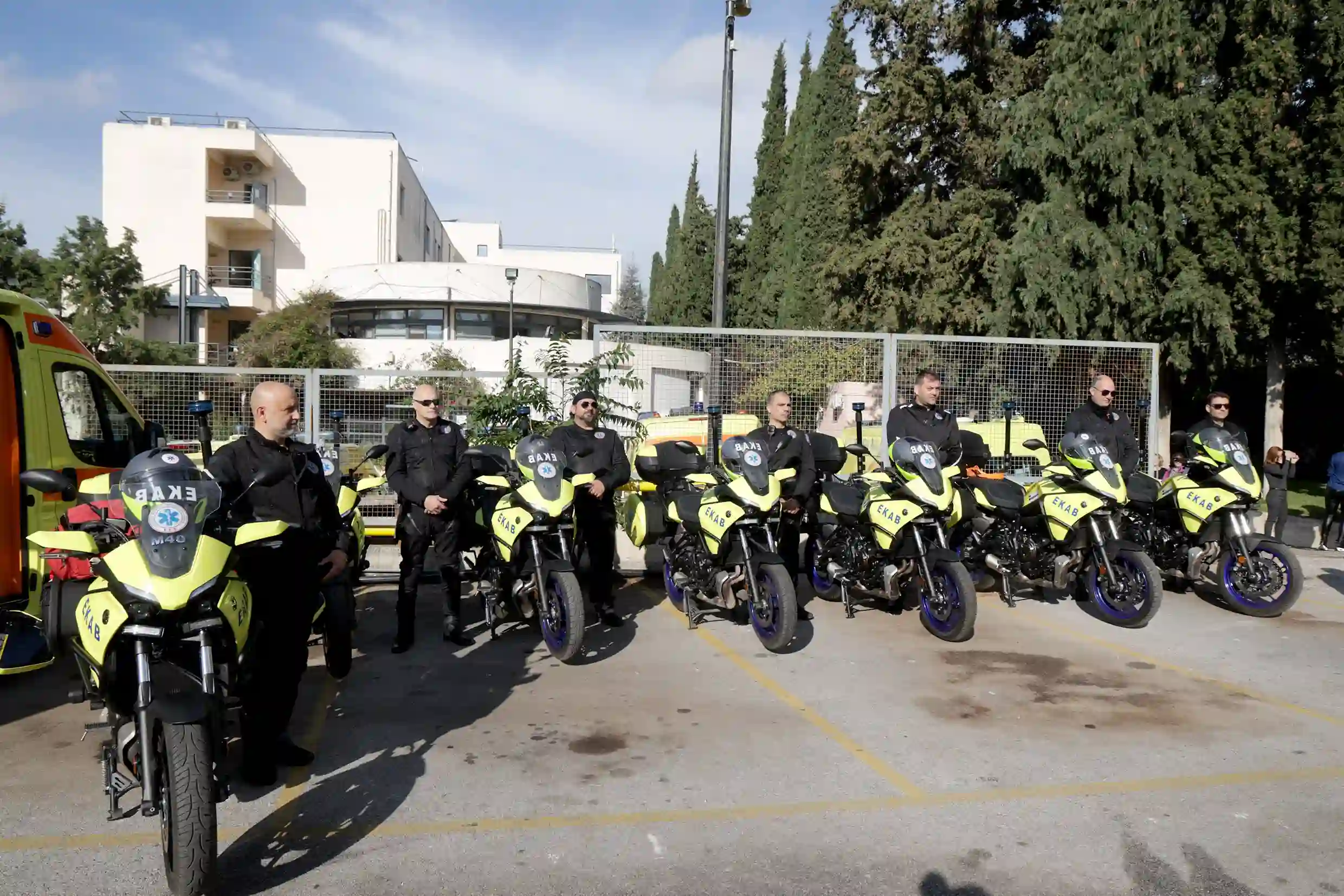 Π.Αττικής: Παραλήφθηκαν από το ΕΚΑΒ 20 μηχανές, 8 κινητές μονάδες ταχείας επέμβασης