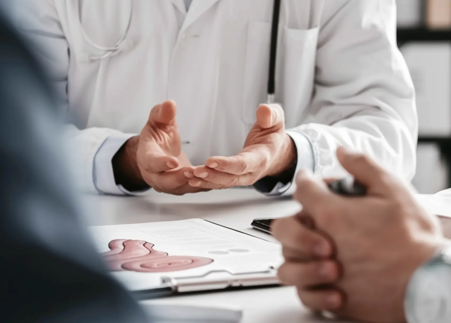 Affidea: Σωτήρια η κολονοσκόπηση καθώς ο καρκίνος παχέος εντέρου αυξάνεται στους νέους