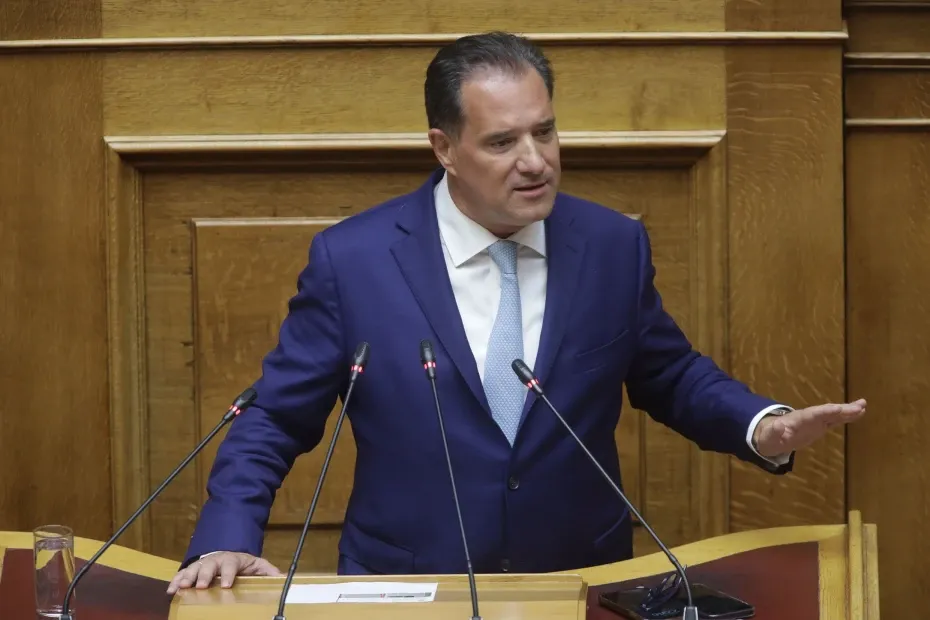 Δείξε μου ταυτότητα για να σου σερβίρω αλκοόλ και για να αγοράσεις τσιγάρα