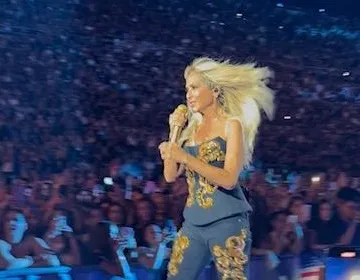 Το φαινόμενο Άννα Βίσση γέμισε το Καλλιμάρμαρο (x2), όσο και το στάδιο Wembley